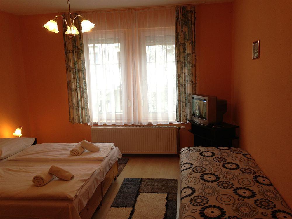 Astoria Panzio Bed and Breakfast Hévíz Buitenkant foto