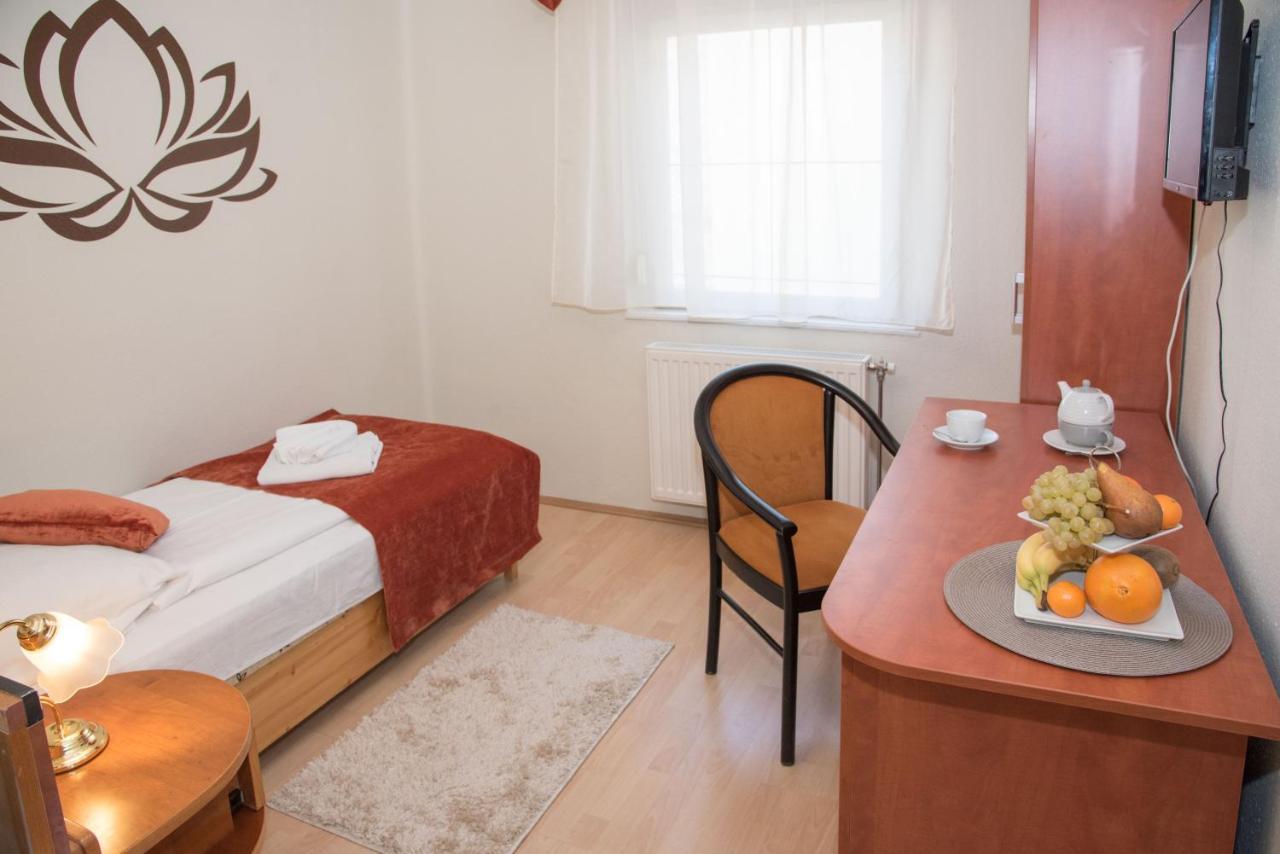 Astoria Panzio Bed and Breakfast Hévíz Buitenkant foto